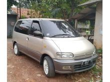 1999 Nissan Serena minibus