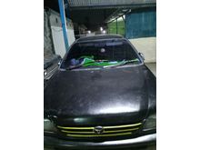 2000 Toyota Soluna sedan
