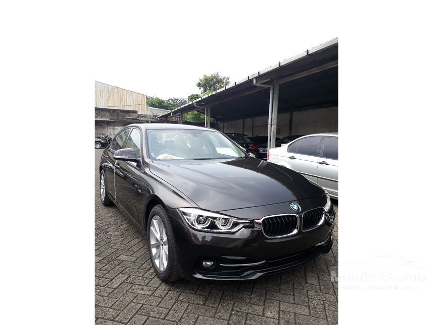 Jual Mobil  BMW  320i 2019 Sport  2 0 di DKI Jakarta  