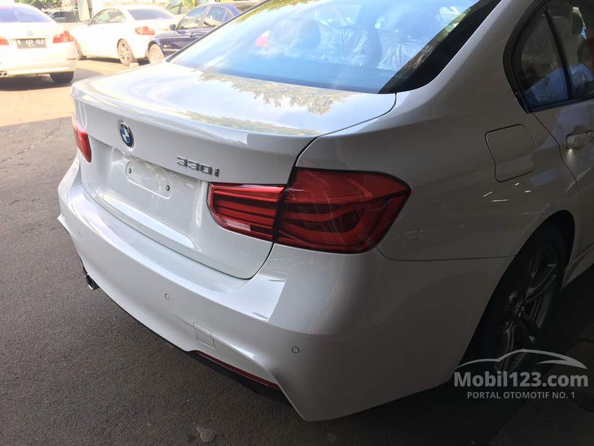 Jual Mobil  BMW  330i 2019 M  Sport  2 0 di DKI Jakarta 