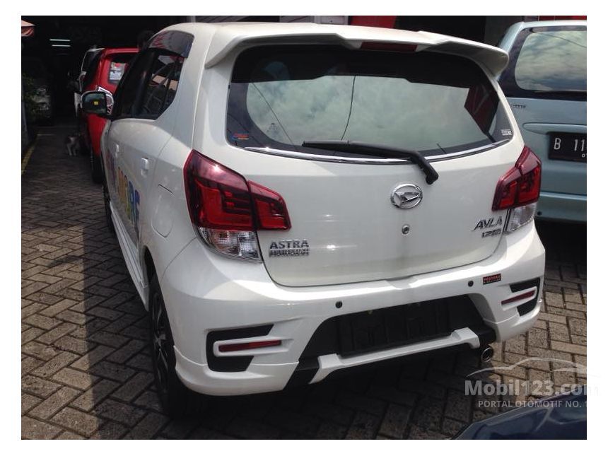 Jual Mobil  Daihatsu  Ayla  2019 R Deluxe 1 2 di Jawa Barat 