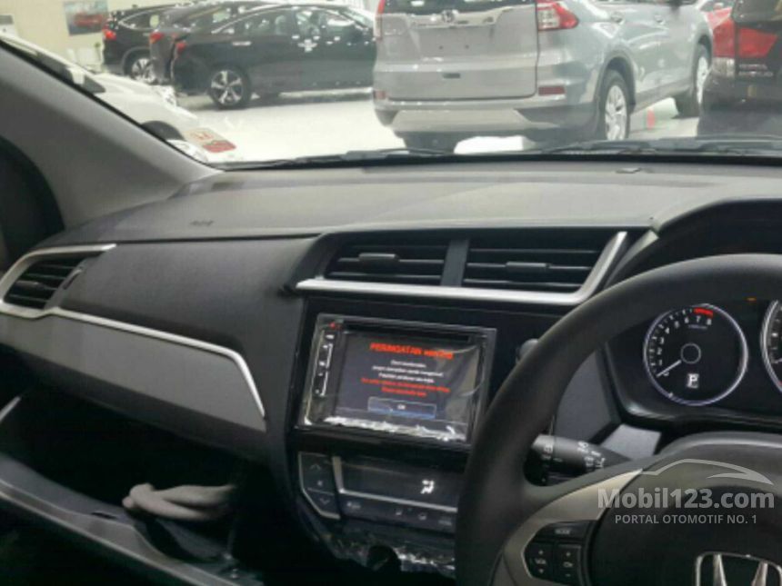 pinjaman uang ringan 1.5 E 2017 Honda di Jawa Barat SUV BR Prestige V Automatic