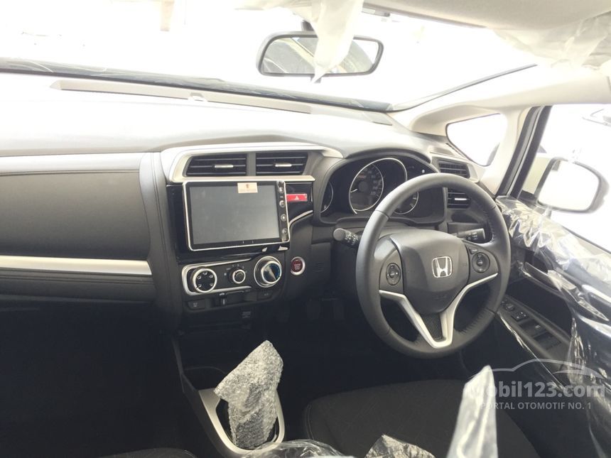 Jual Mobil Honda Jazz 2017 RS 1.5 di DKI Jakarta Automatic 