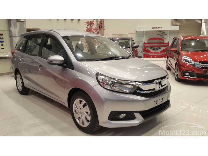 Jual Mobil Honda Mobilio 2017 RS 1.5 di Jawa Timur 