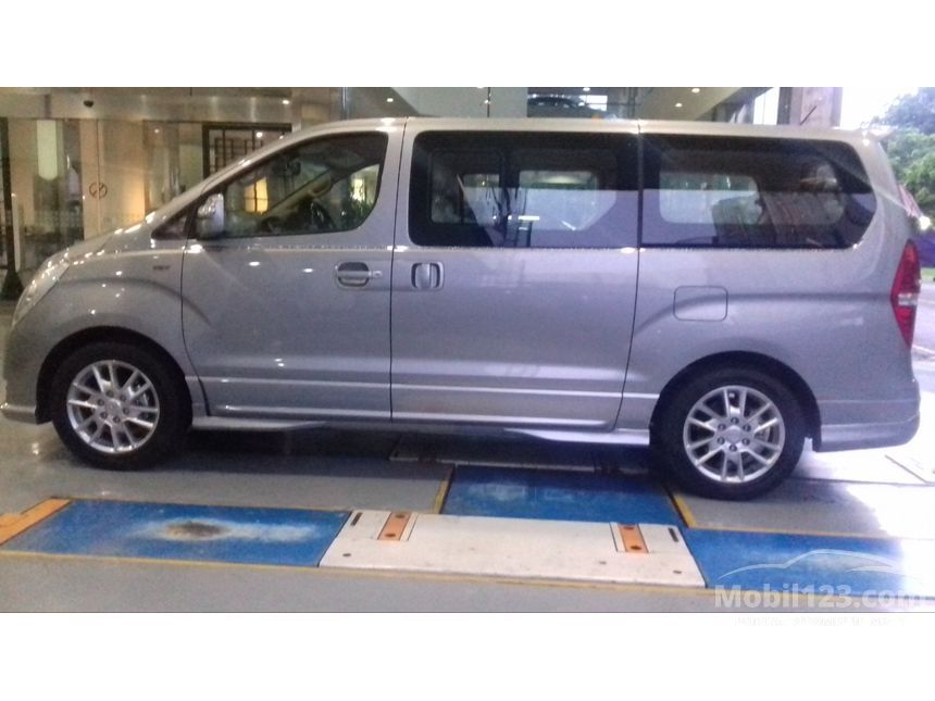 Jual Mobil Hyundai H-1 2016 Royale Next Generation 2.5 di 