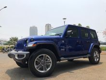 TDP675JT Jeep Wrangler Sahara 2.0 AT 2018 Vivid Blue On Black 4Doors Harga Nego Banyak
