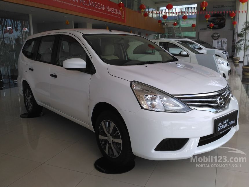 Jual Mobil Nissan Grand Livina 2017 SV 1.5 di Jawa Barat 