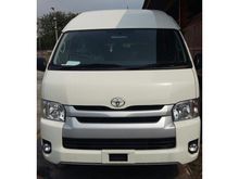 2016 Toyota Hiace 2.5 High Grade Commuter Van putih
