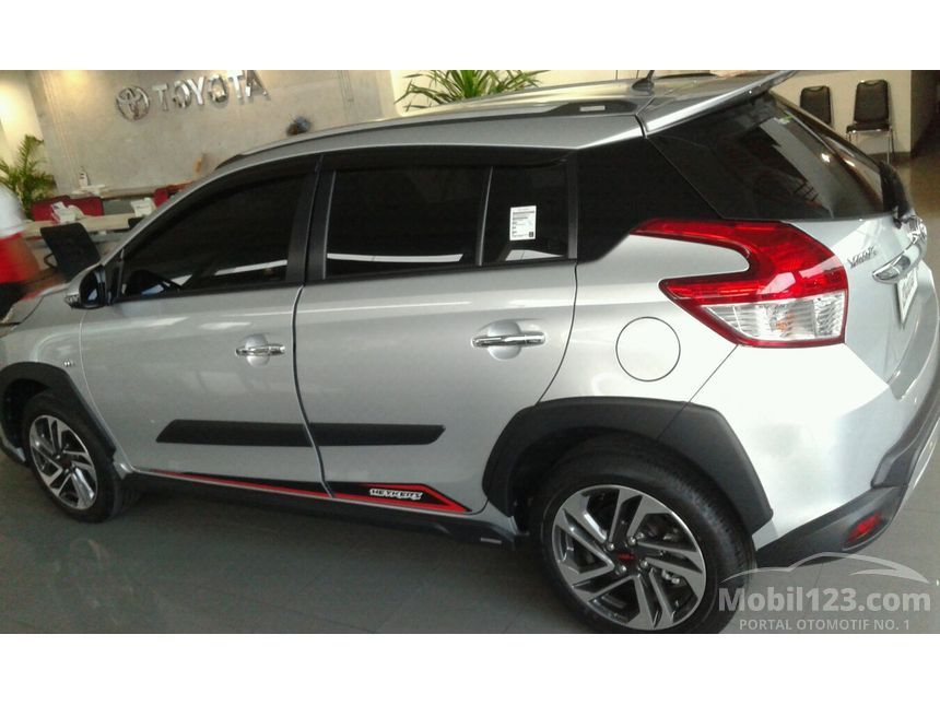 Jual Mobil  Toyota  Yaris  2019  TRD Sportivo Heykers 1 5 di 