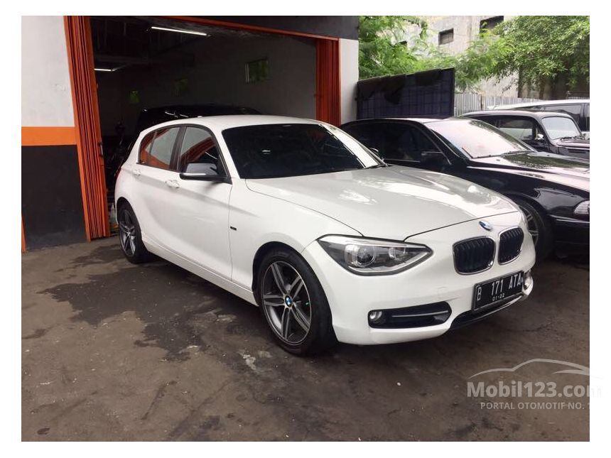 Jual Mobil  BMW  116i 2011 Sport  1 6 di DKI Jakarta 