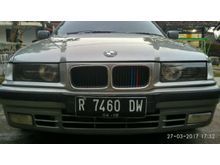 1992 BMW 318i 1.8 1.8 Manual Sedan