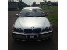 2002 BMW 318i 2.0 Sedan