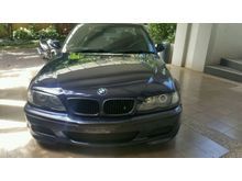 2002 BMW 318i 2.0 Sedan