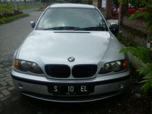 2002 BMW 318i 2.0 Sedan