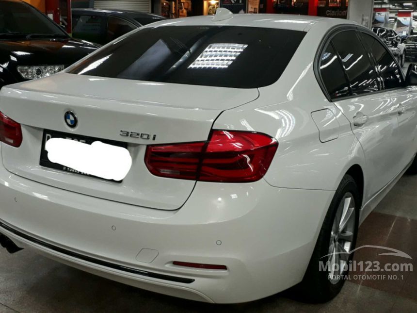 Jual Mobil  BMW  320i 2019 M Sport  2 0 di DKI Jakarta 