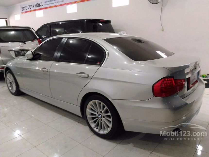 Jual Mobil  BMW  320i 2010 2 0 Automatic Sedan  Silver Rp 285 