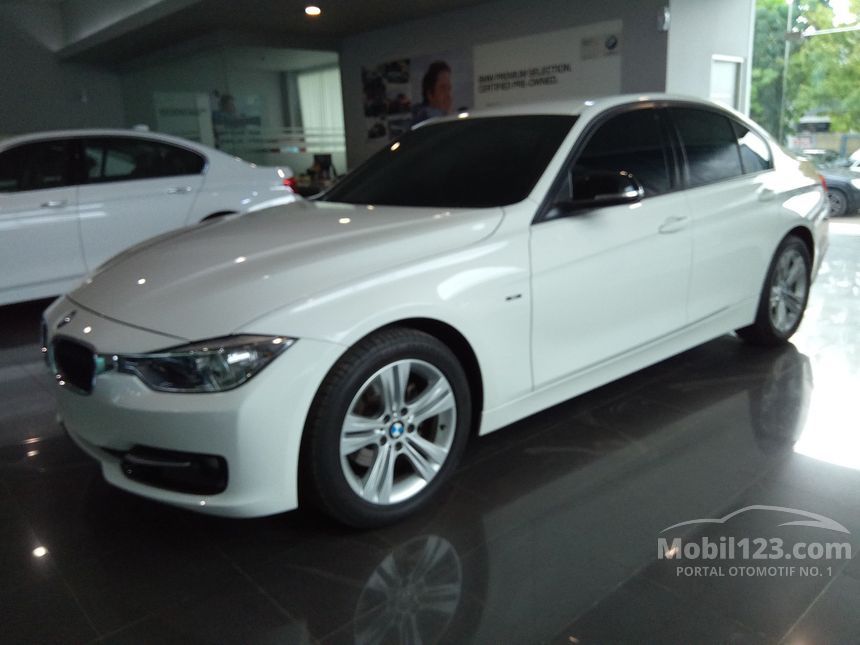 Jual Mobil BMW 320i 2014 Sport 2.0 di DKI Jakarta 