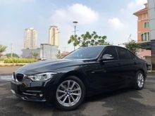 TDP200JT BMW 320i Sport LCi F30 2016 Black On Black Harga Nego Banyak