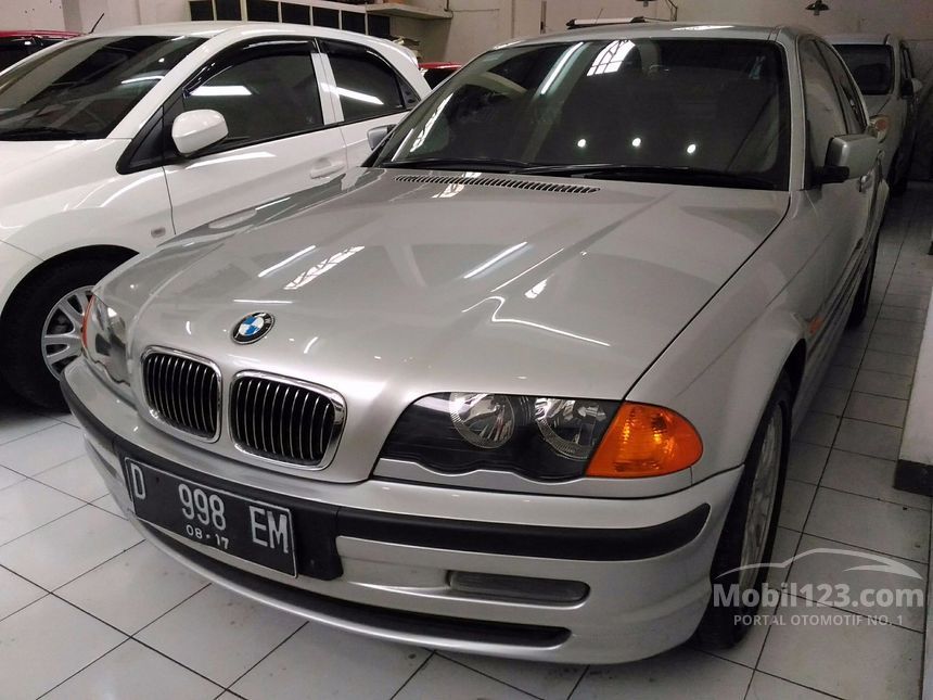 Jual Mobil  BMW  325i 2001 2 5 di Jawa Timur Automatic Sedan  