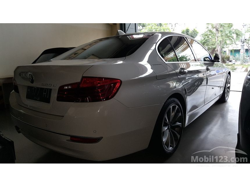 Jual Mobil  BMW  520d 2014 Modern 2 0 di Jawa Timur 