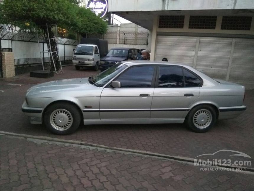 Jual Mobil  BMW  520i 1996  E39 2 0 Manual 2 0 di Jawa Timur 