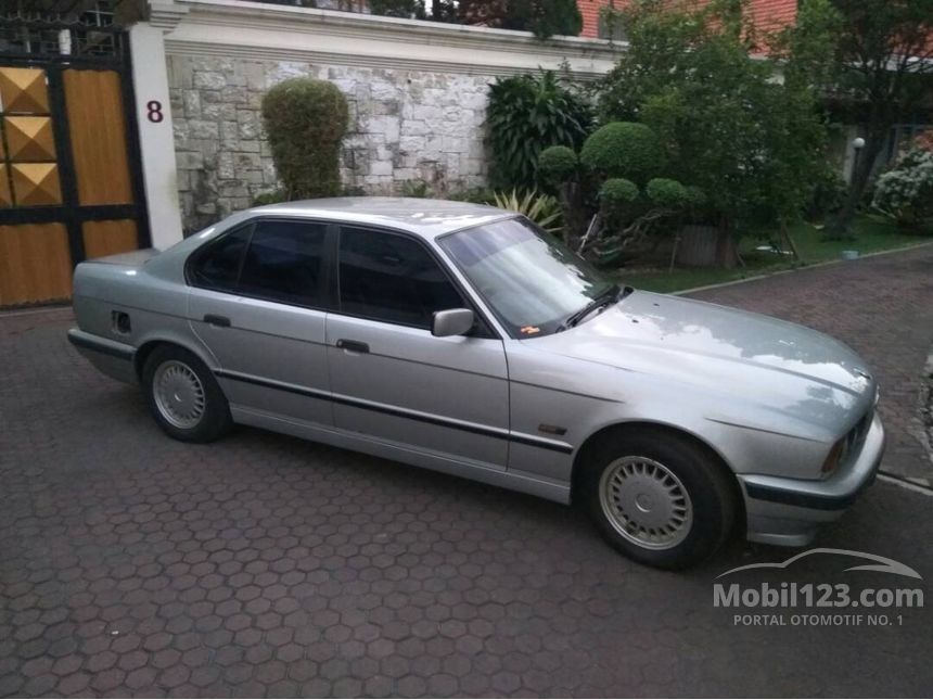 Jual Mobil  BMW  520i 1996  E39 2 0 Manual 2 0 di Jawa Timur 