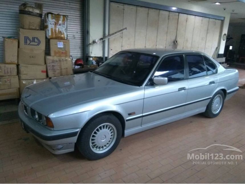 Jual Mobil  BMW  520i 1996  E39 2 0 Manual 2 0 di Jawa Timur 