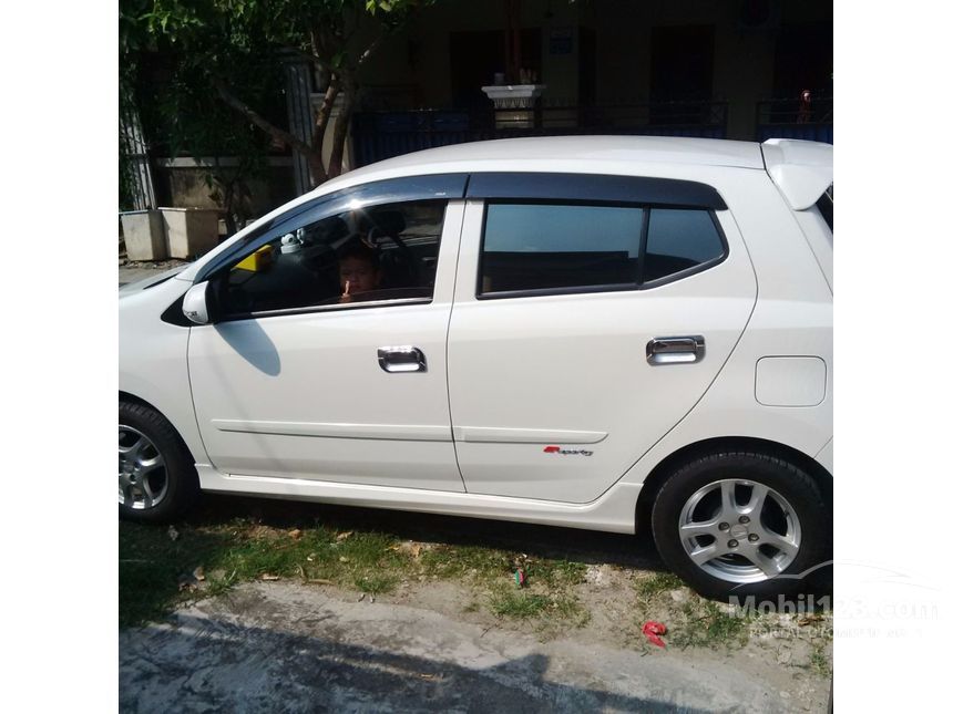 Daihatsu Ayla 2014 M Sporty 1.0 di Jawa Barat Manual Hatchback Putih 