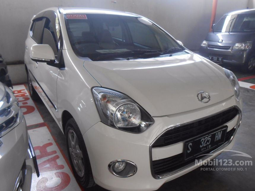 Jual Mobil Daihatsu Ayla 2014 X 1.0 di Jawa Timur 