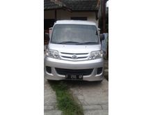 Over Kredit Daihatsu Luxio 1.5 D MT, Sisa kredit 24 bulan. Asuransi ALL RISK, Mobil 95% mulus