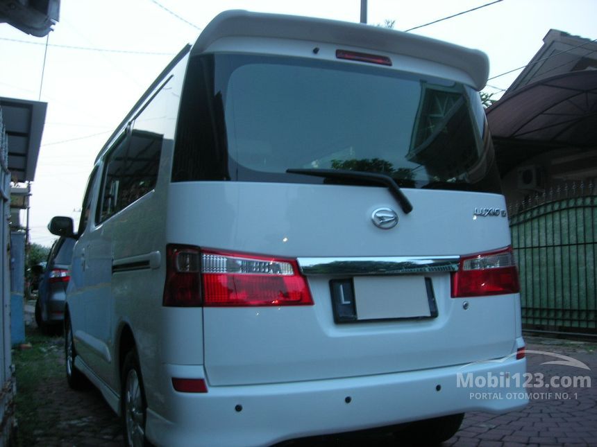 Jual Mobil Daihatsu Luxio 2013 D 1.5 di Jawa Timur Manual 