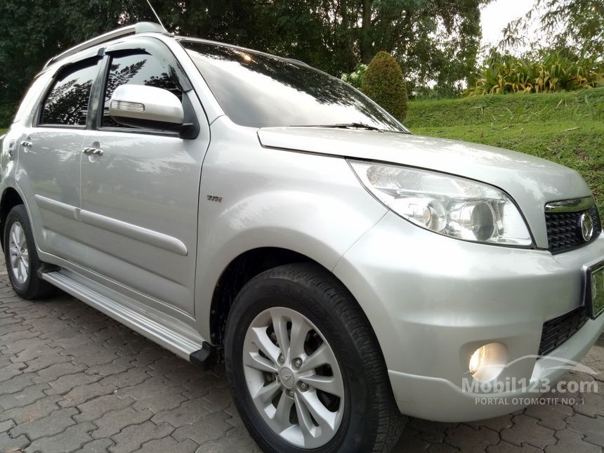 Jual Mobil Daihatsu Terios 2010 TX 1.5 di Jawa Barat Jual Mobil Daihatsu Terios 2010 TX 1.5 di Jawa Barat