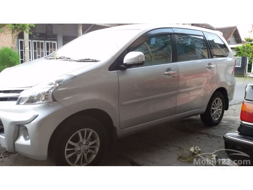 Jual Mobil  Daihatsu Xenia  2013 R SPORTY 1 3 di Jawa  Timur  