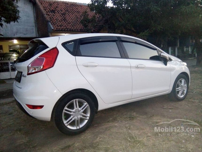 Jual Mobil  Ford  Fiesta  2014 Sport 1 5 di Jawa  Barat  