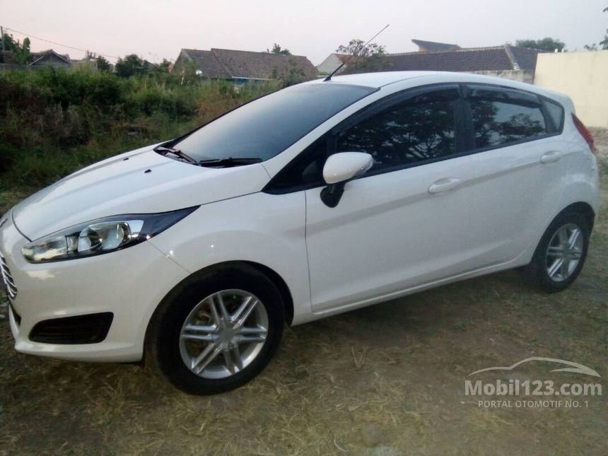 Jual Mobil  Ford  Fiesta  2014 Sport 1 5 di Jawa  Barat  