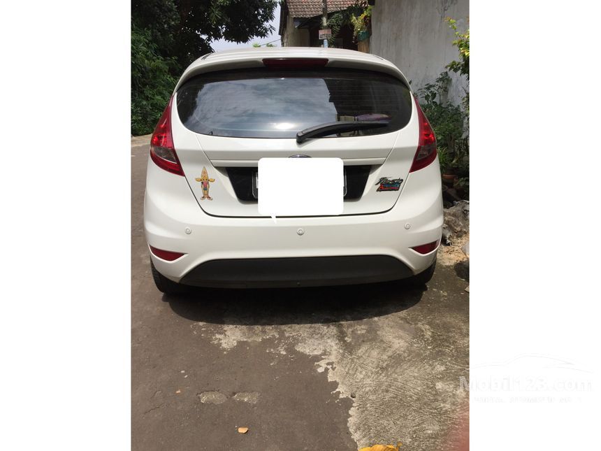 Harga Ford Fiesta Putih - Harga 11