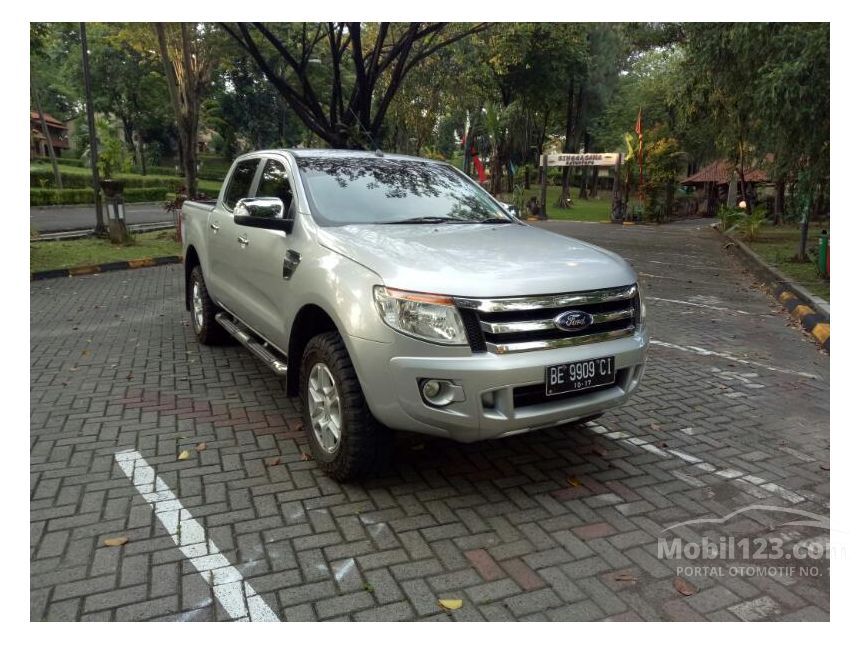 Jual Mobil Ford Ranger 2012 XLT 3.0 di Jawa Timur Manual 