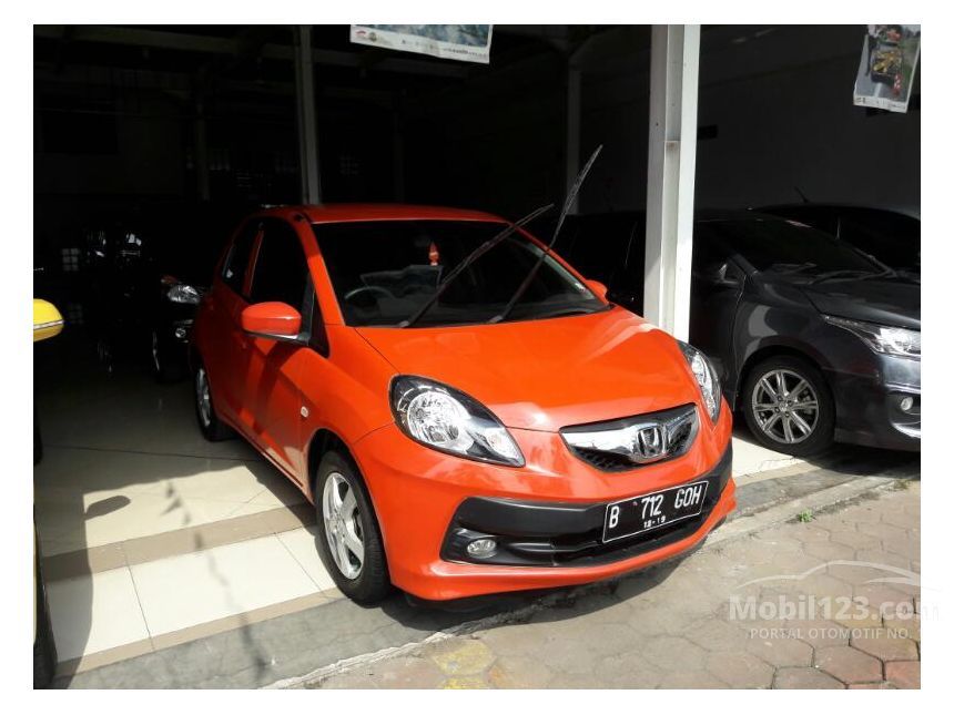 Jual Mobil  Honda  Brio  2014 E 1 2 di Banten Automatic 