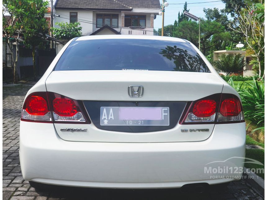 Jual Mobil  Honda  Civic  2011 1 8 1 8 Automatic Sedan Putih 