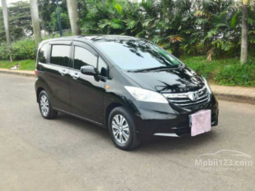 Jual Mobil  Honda  Freed  2012 1 5 1 5 di Banten Automatic 