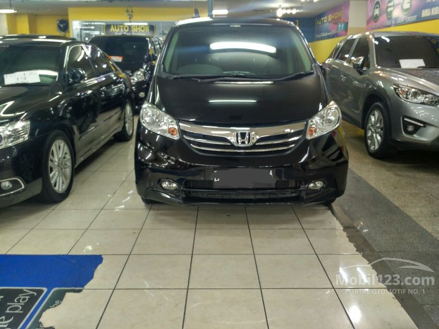 2013 Honda Freed 1.5 MPV MinivansHonda Freed PSD AC Double Blower 2013