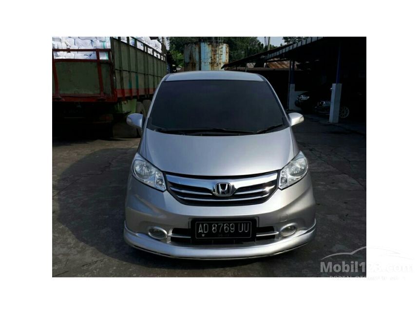 Jual Mobil  Honda  Freed  2014 S 1 5 di Jawa  Tengah  Automatic 