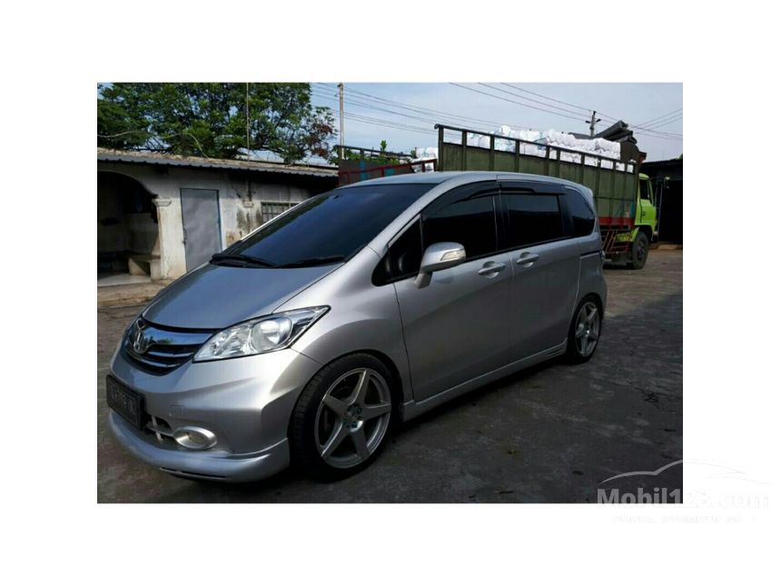 Jual Mobil  Honda  Freed  2014 S 1 5 di Jawa Tengah Automatic 