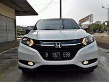 Honda HR-V 1.5 E Limited Edition 2015 AT white elegant , keyless , Km low Seperti baru