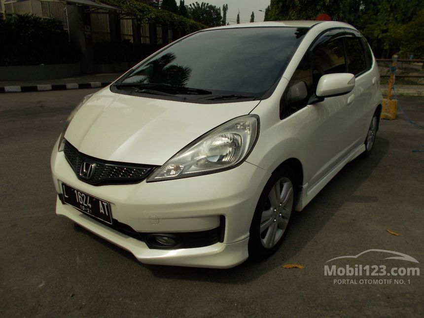  Jual  Mobil Honda Jazz 2011 RS 1 5 di Jawa Timur Automatic 