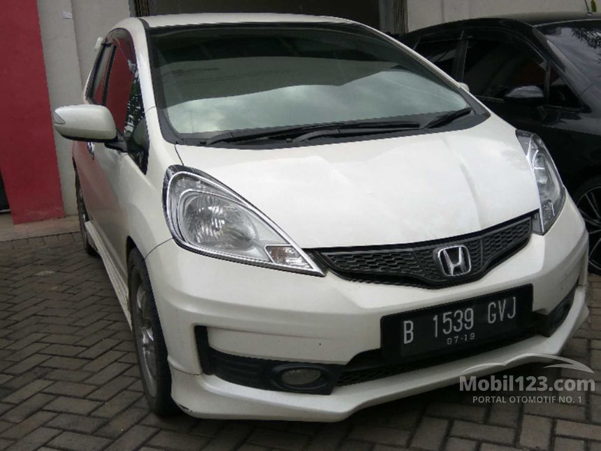 Foto Mobil Honda Jazz Bekas - Gambar 08