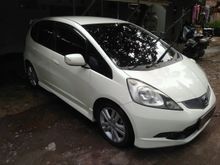 2011 Honda Jazz 1.5 RS putih istimewah