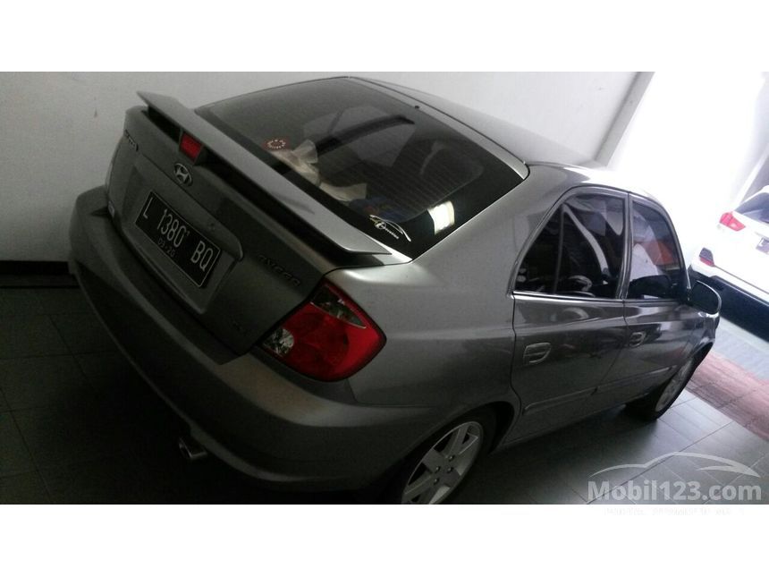 Jual Mobil  Hyundai  Avega  2010 1 5 di Jawa Timur Manual 