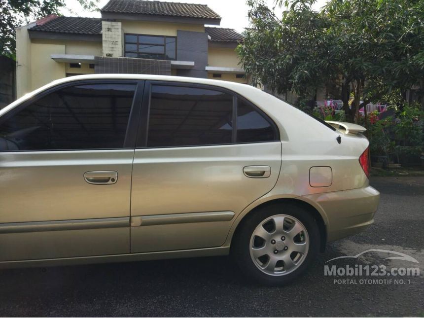 Jual Mobil  Hyundai  Avega  2007 1 5 di Banten Manual Sedan  