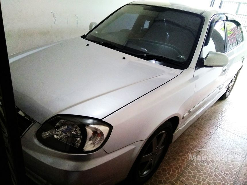  Hyundai  Avega 2009 1 5 di Jawa Barat Manual Sedan  Silver 